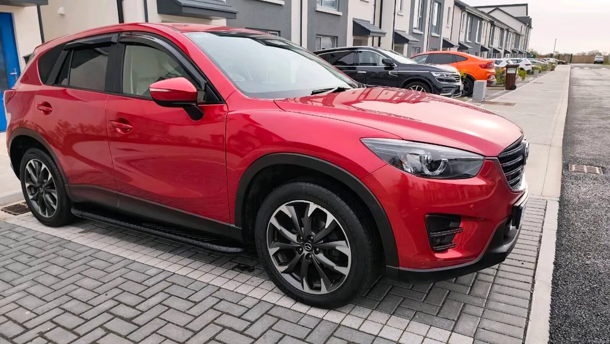 2017 Mazda CX-5 Platinum - Image 1