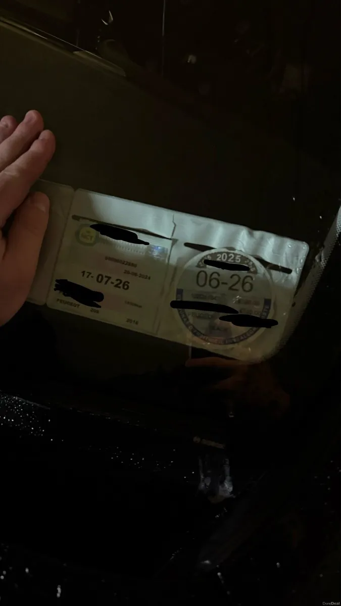 2016 Peugeot 208 - only 32,000 KM - Like New - Image 3