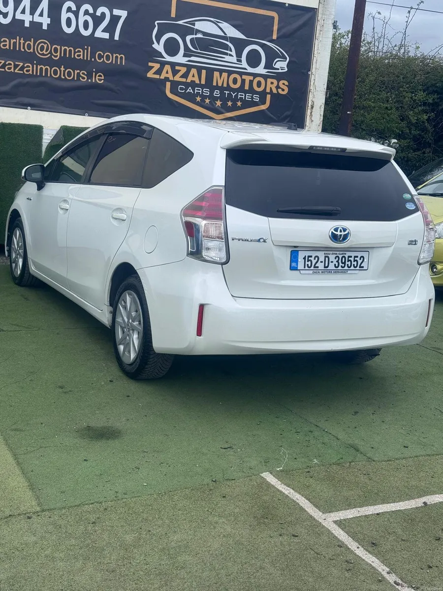 Toyota Prius 2015 - Image 2