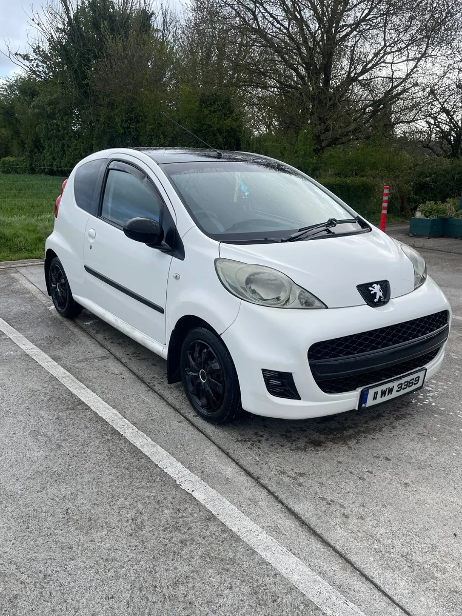 Peugeot 107 2011 - Image 1