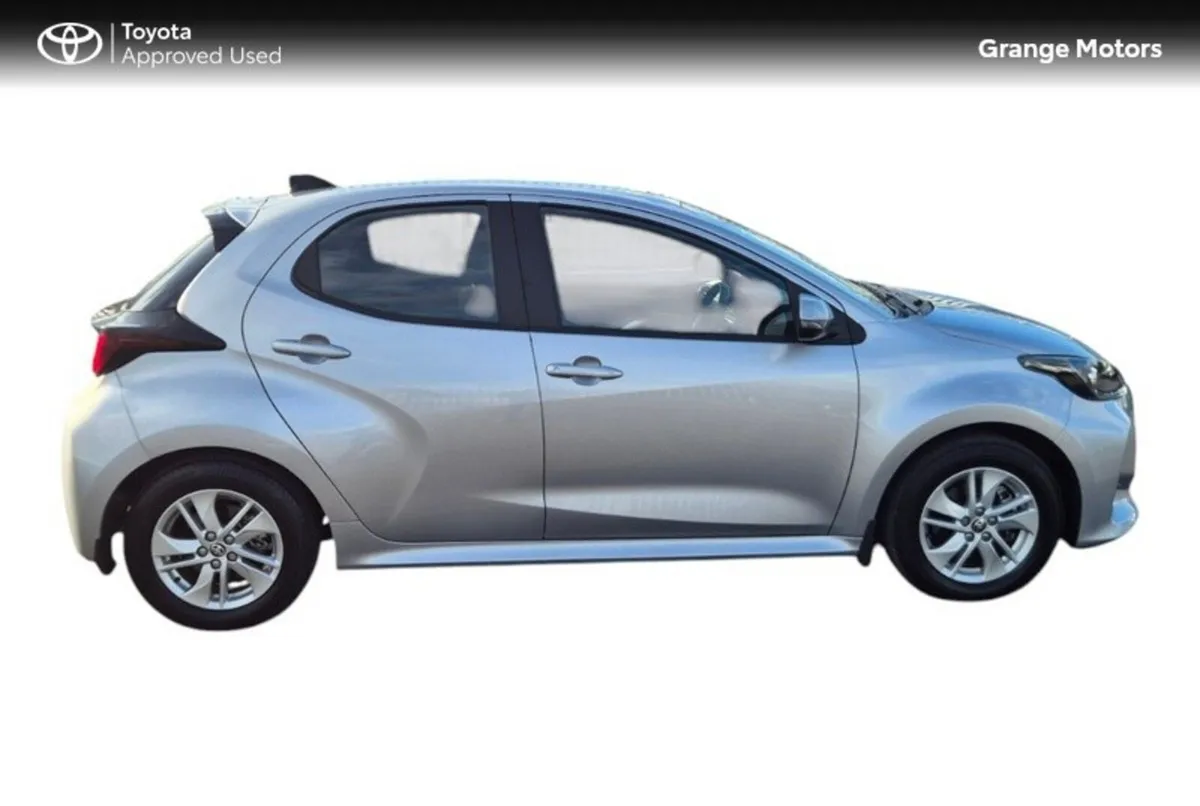 Toyota Yaris HYBRID 1.5 LUNA 5DR**DEMO MODEL** - Image 4
