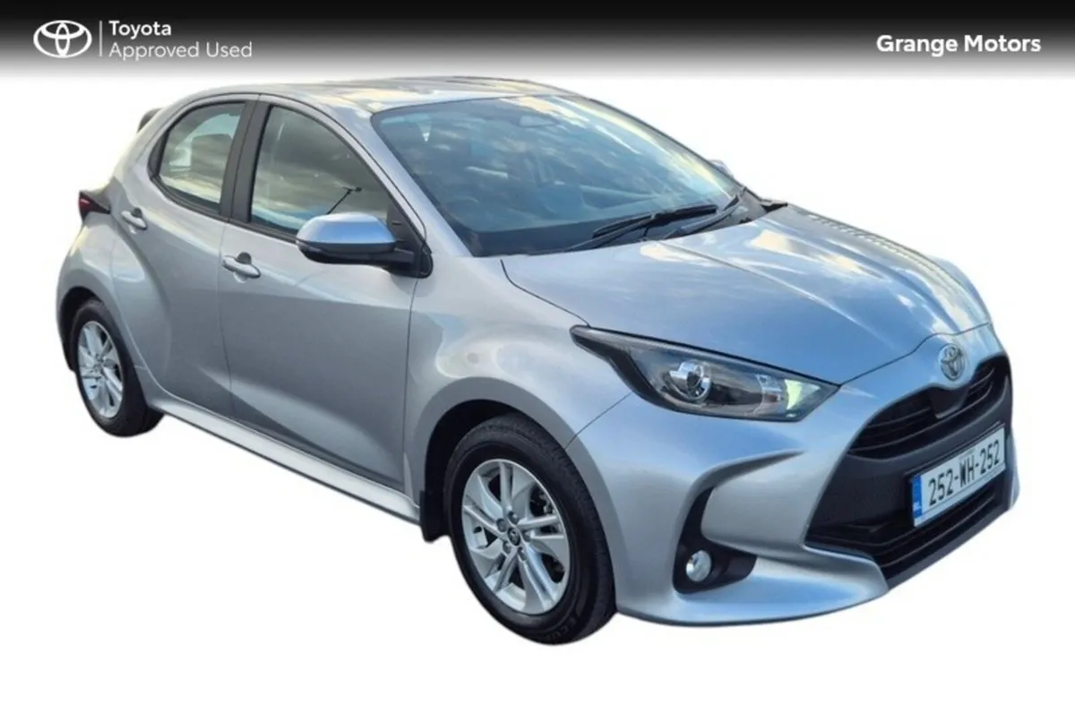 Toyota Yaris HYBRID 1.5 LUNA 5DR**DEMO MODEL** - Image 1