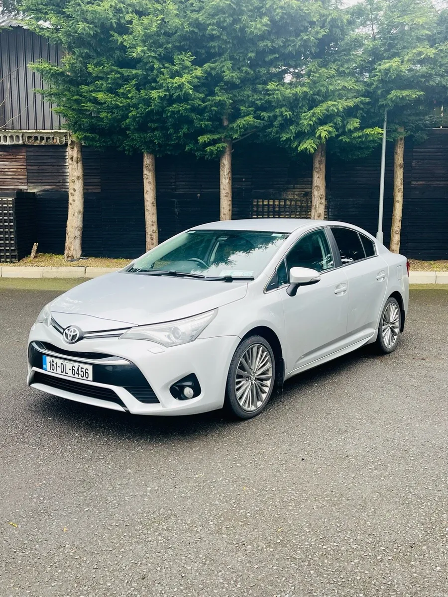 Toyota Avensis Excel 2.0 D4D 143 - Top of Range - Image 1
