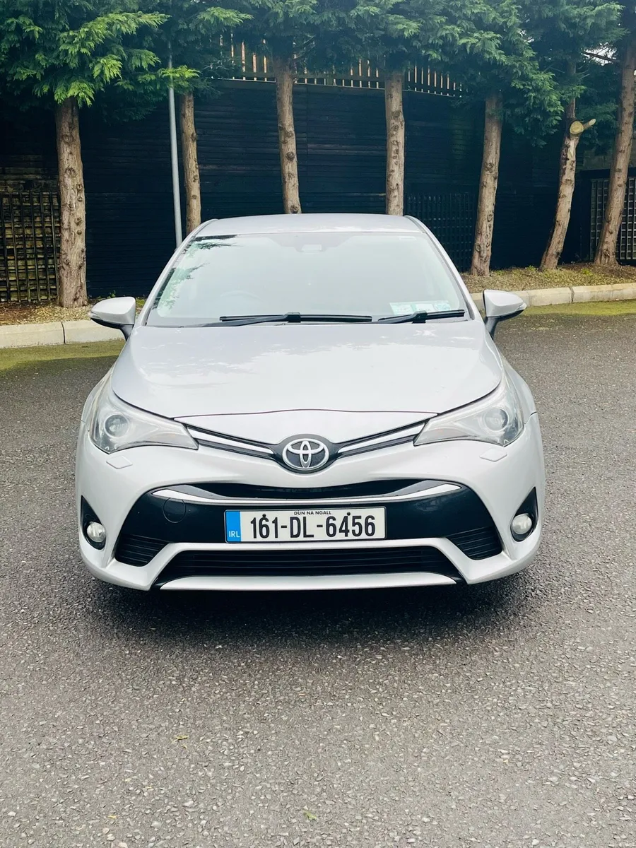 Toyota Avensis Excel 2.0 D4D 143 - Top of Range - Image 2