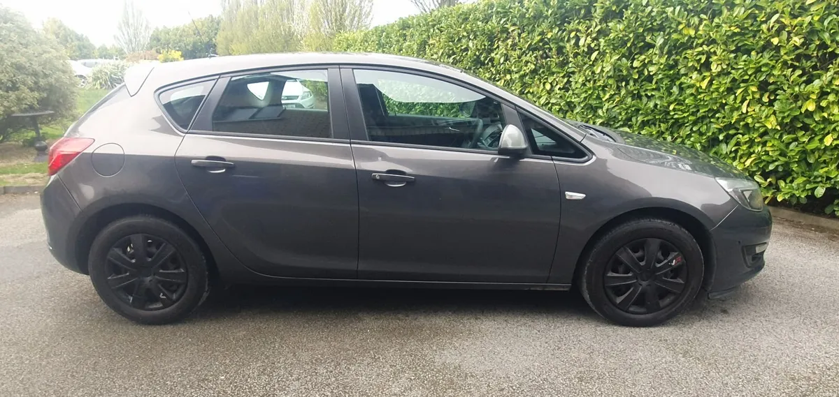 Opel Astra 2015 1248cc Diesel 5 dr hb - Image 3