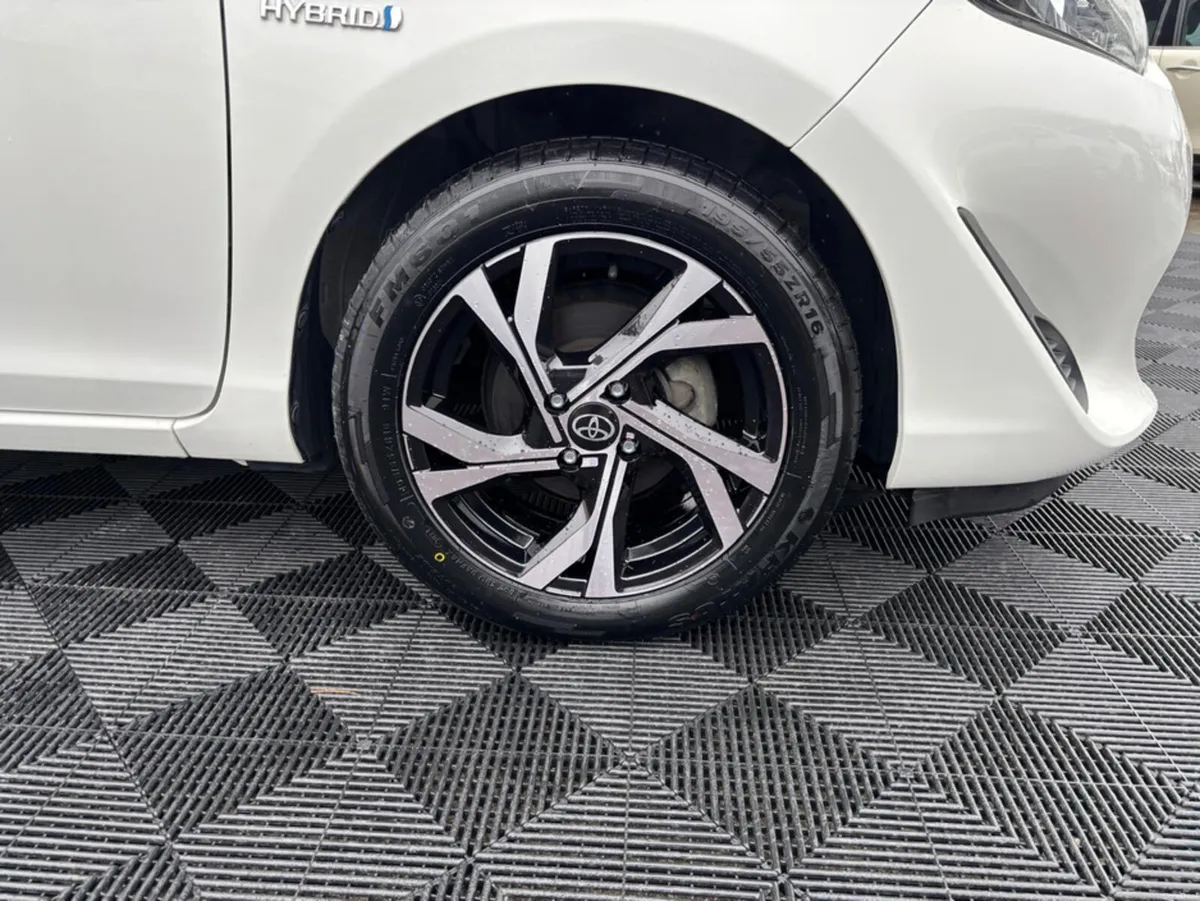 Toyota Aqua Toyota Aqua - Image 3