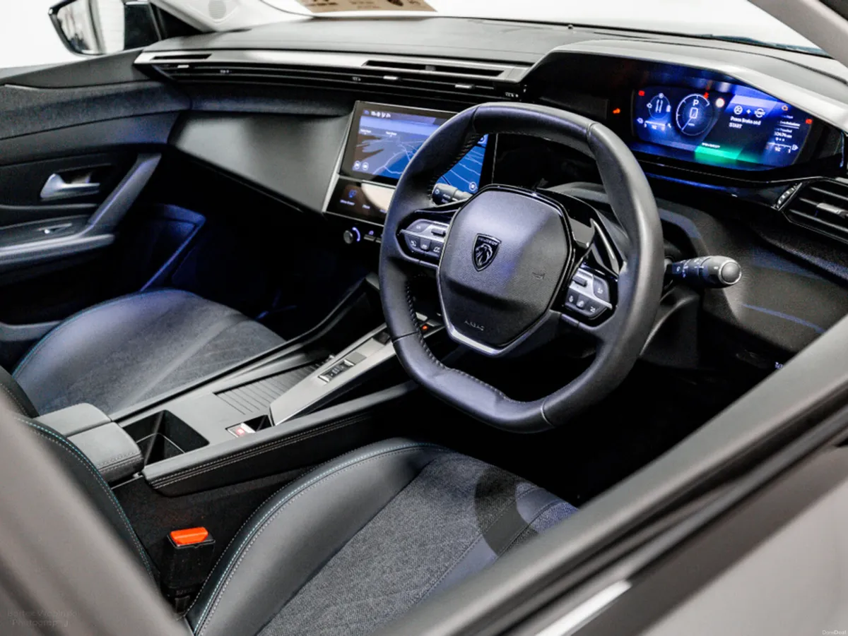 Peugeot 408 Allure 1.6 Plug-in Hybrid Auto 180HP - Image 2