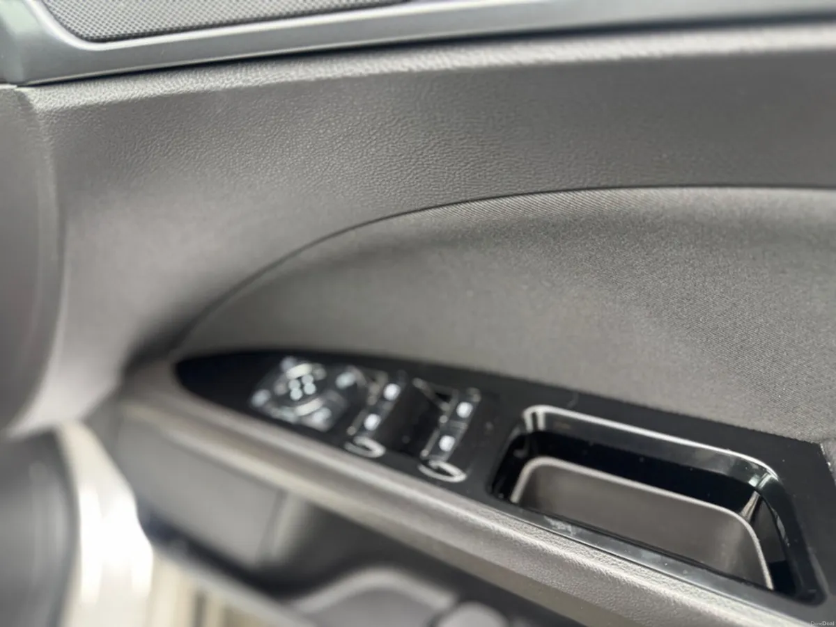 Ford Mondeo 1.6 TDCI TITANIUMECONETIC S/S 5DR..FUL - Image 4