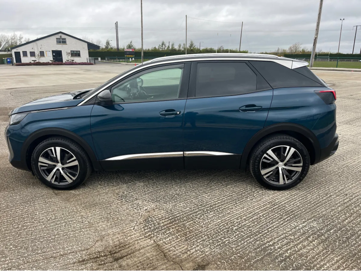 Peugeot 3008 ALLURE 1.5 HDI 130 AUTO PREMIUM - Image 4