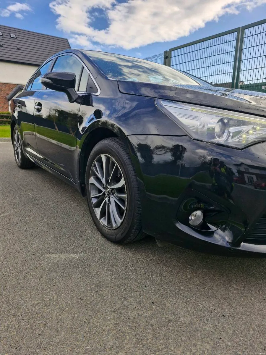 Toyota Avensis 2016 1.6diesel low km - Image 4
