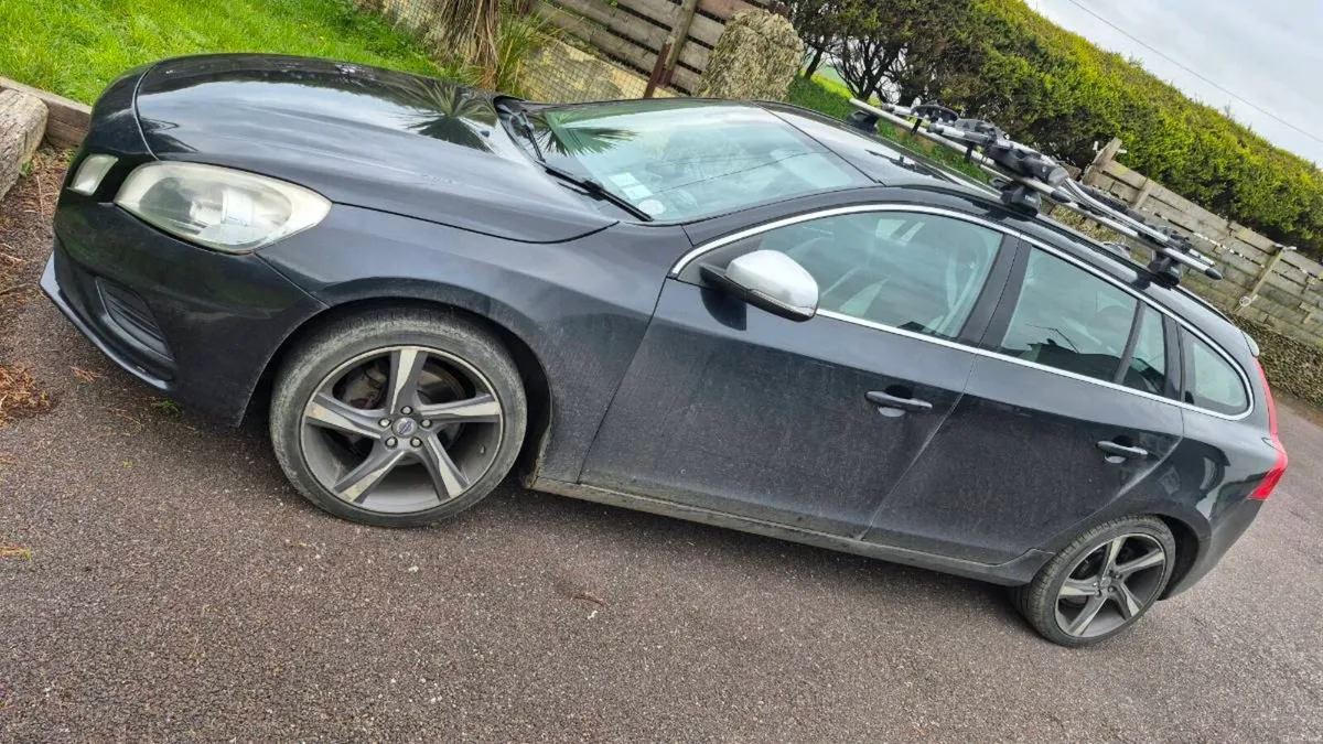 2011 Volvo V60 D3 NCT&TAX 2.0L 5 CYL R Design - Image 4