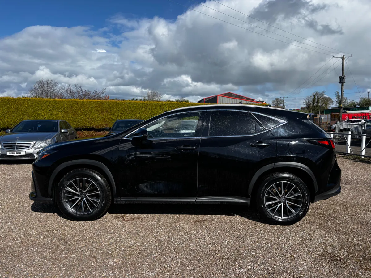 Lexus NX 450h+ 2024 - Image 3