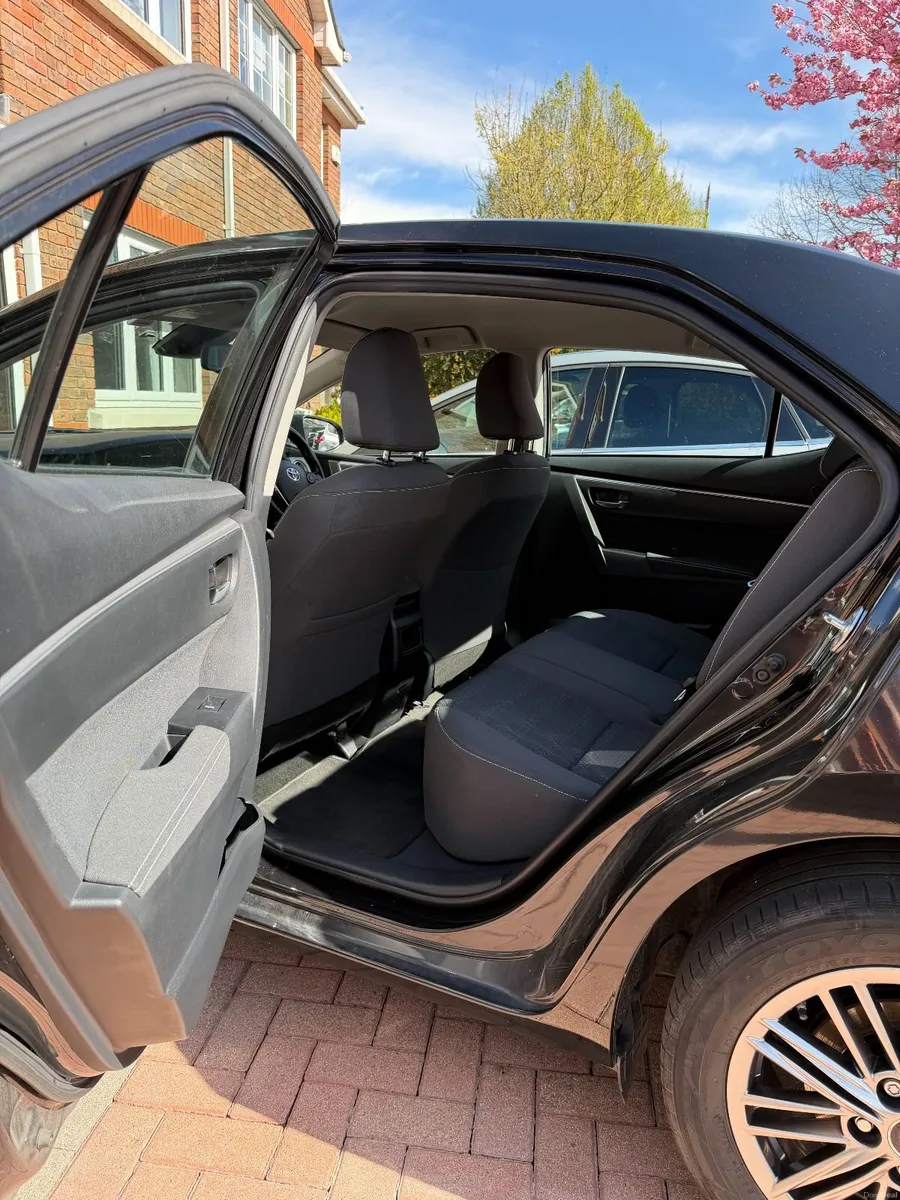 Toyota Corolla 2018 - Image 3