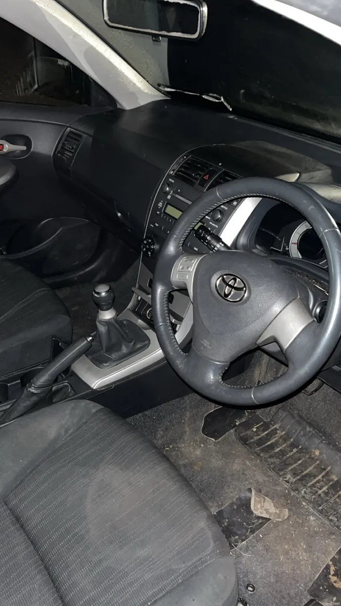 Toyota Corolla - Image 3