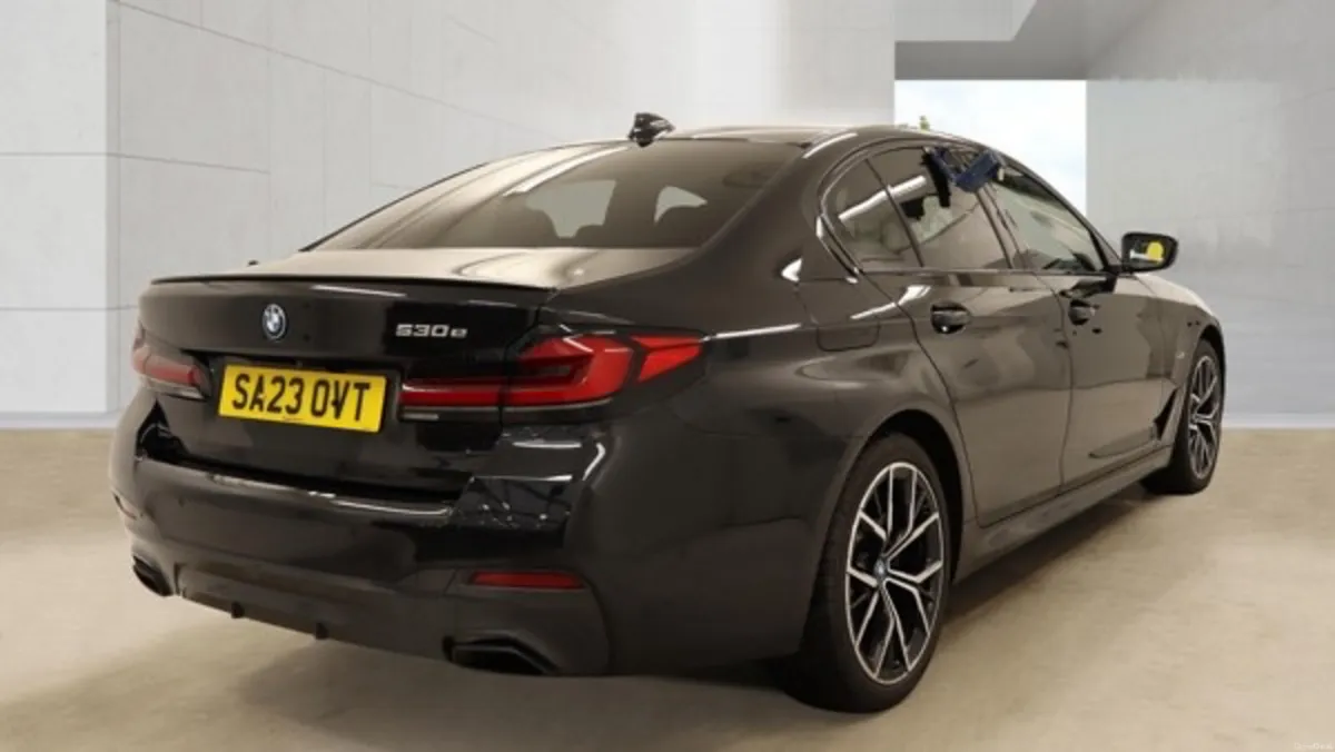 BMW 5-Series 530e M Sport 2023 - Image 4
