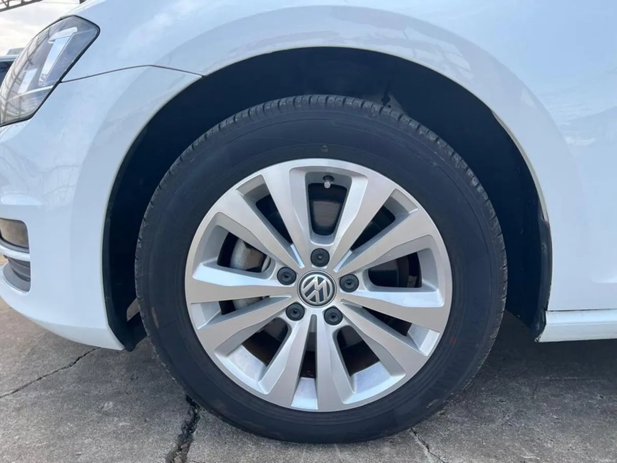 Volkswagen Golf TSI Comfort Line Blue Motion - Image 2