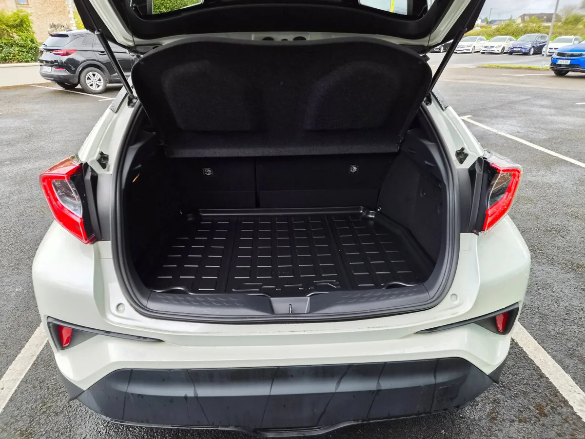 Toyota C-HR 2019 1.8L Petrol Hybrid Auto - Image 4