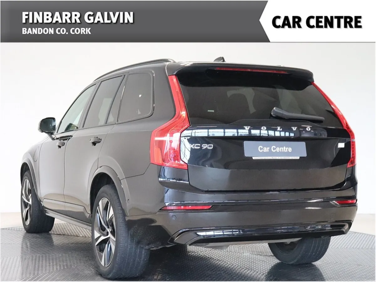 XC90 T8 Recharge Dark Theme AWD - Image 2