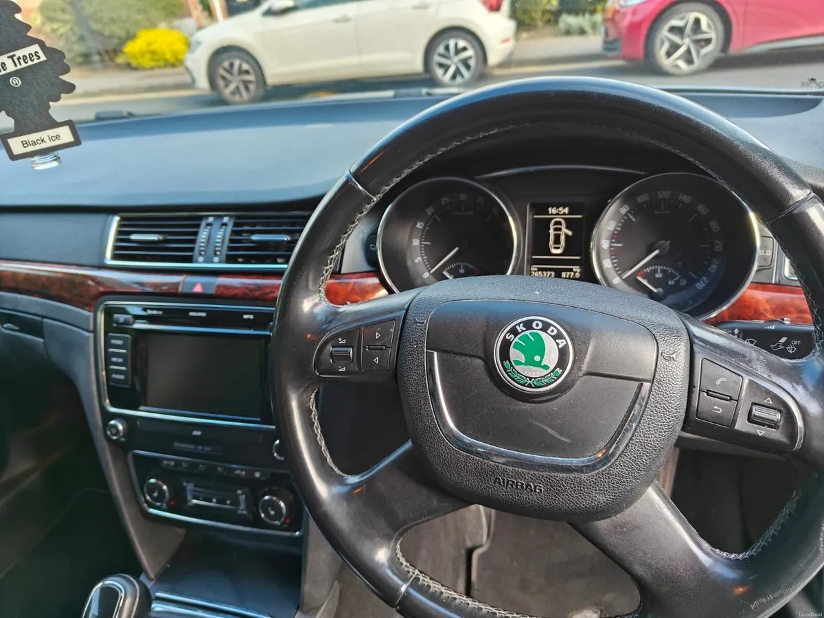 Skoda Superb 2011 1.6 TDI Ambiente - Image 4