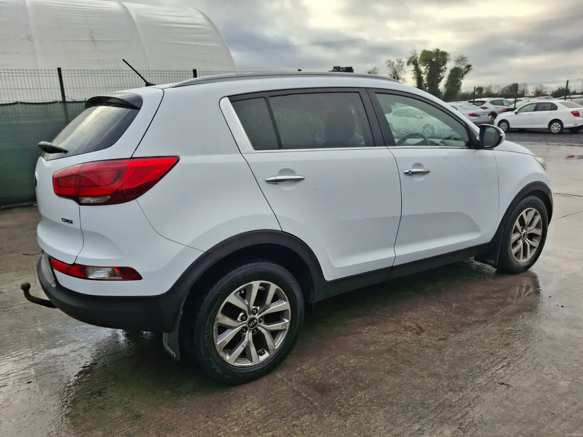 2015 Kia Sportage 1.7 Diesel Light Damage - Image 3