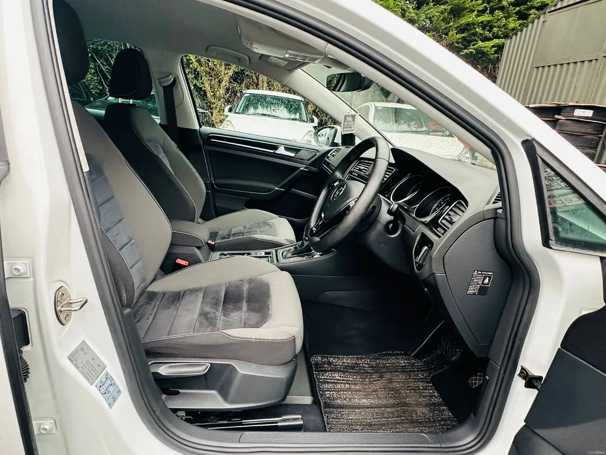 VOLKSWAGEN GOLF 2016 25K KM ONLY CAR PLAY - Image 5