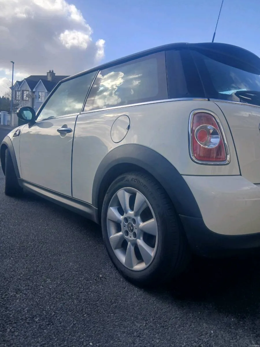 Mini Cooper - Image 2