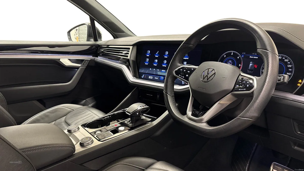 Volkswagen Touareg DIESEL ESTATE - Image 4