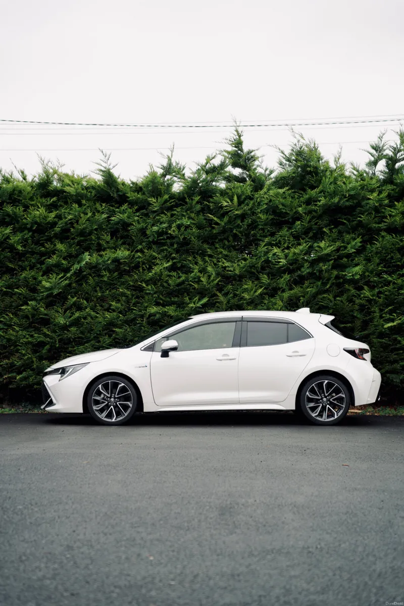 Toyota Corolla 1.8 Sports Hybrid 2019 - Image 2