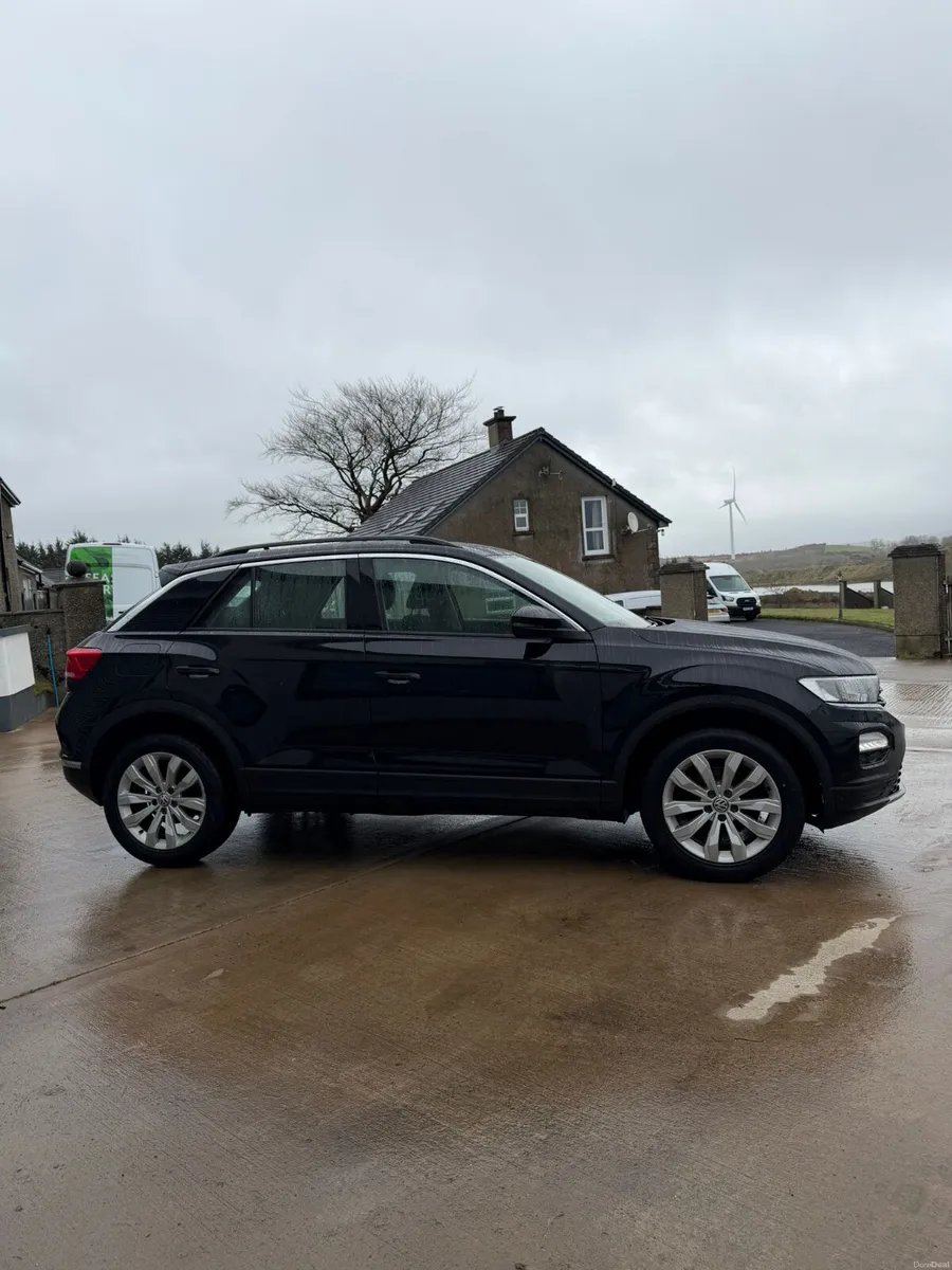 Volkswagen T-Roc 2018 - Image 3