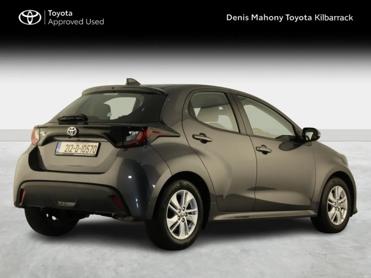 Toyota Yaris 1.0 LUNA - Image 2