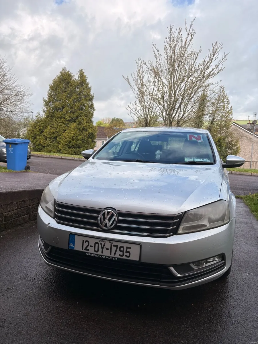 Volkswagen Passat 2012 - Image 2