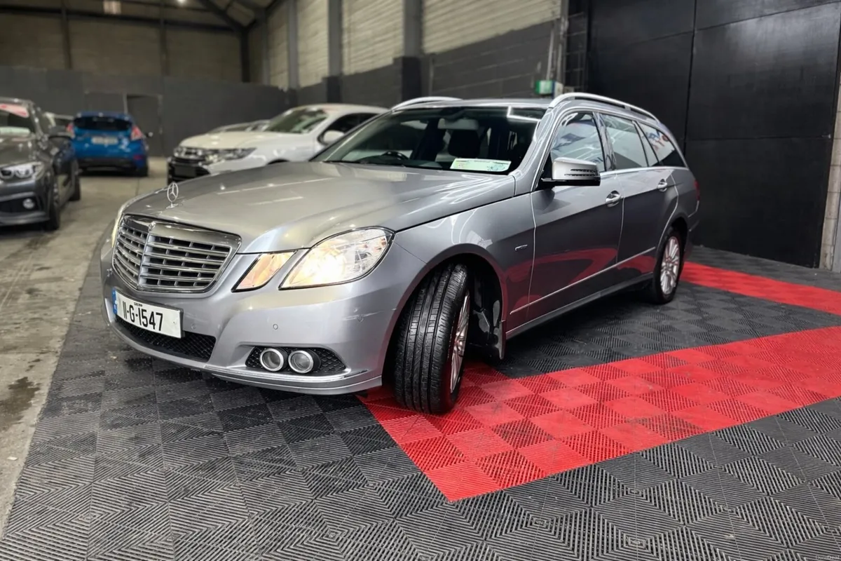 2011 Mercedes-Benz E220 CDI, BlueEfficiecy, Auto - Image 1