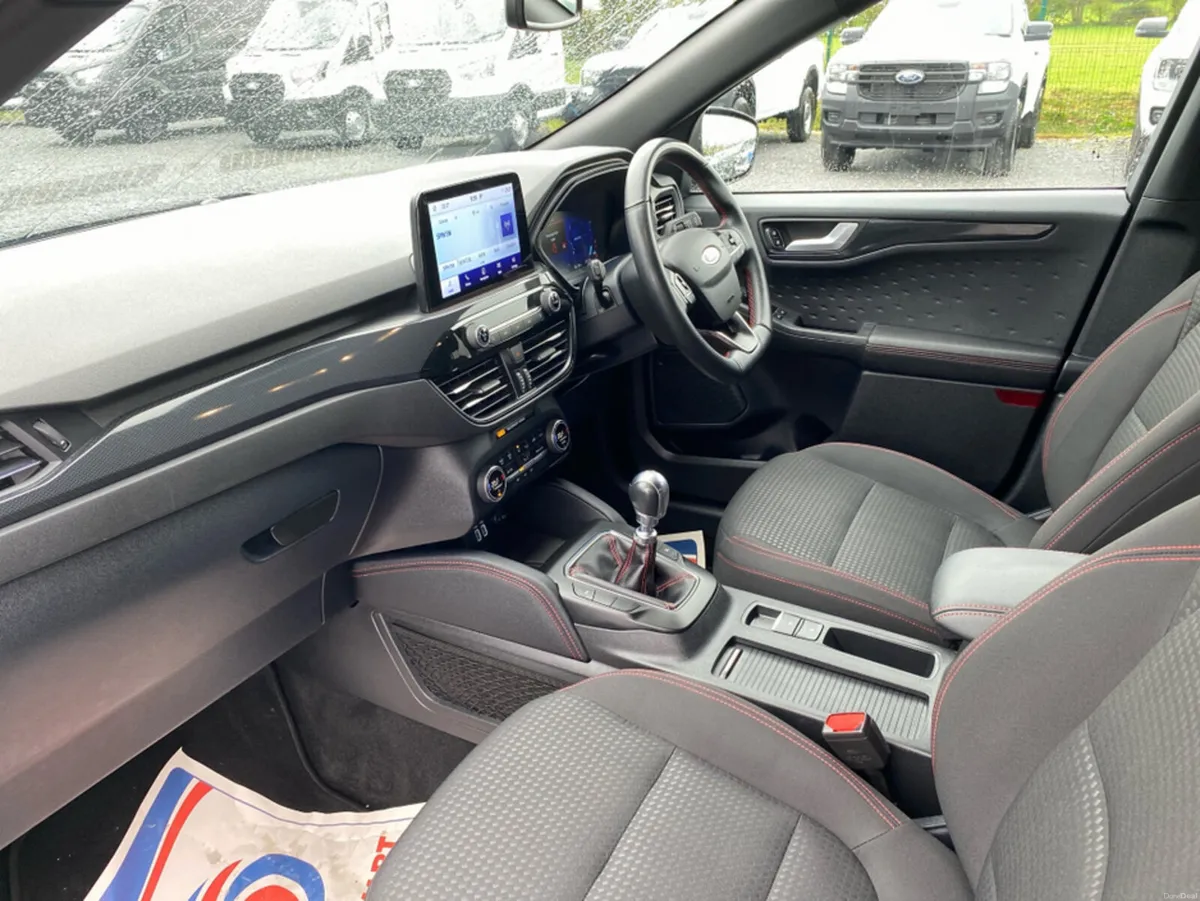 Ford Kuga ST-LINE 5DR 1.5 TD 120 S6.2 M6 4DR - Image 3