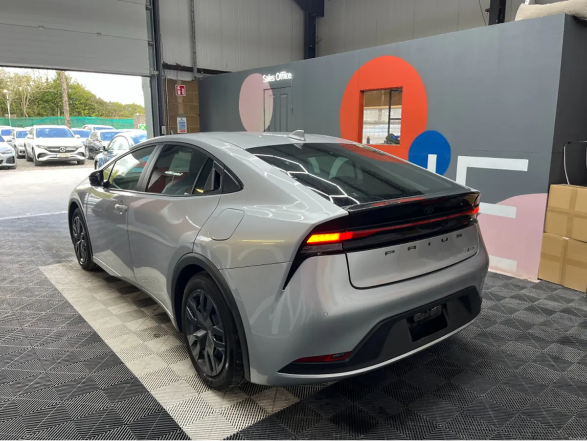 Toyota Prius €33950 2025 TOYOTA PRIUS X 1.8 AUTOMA - Image 4