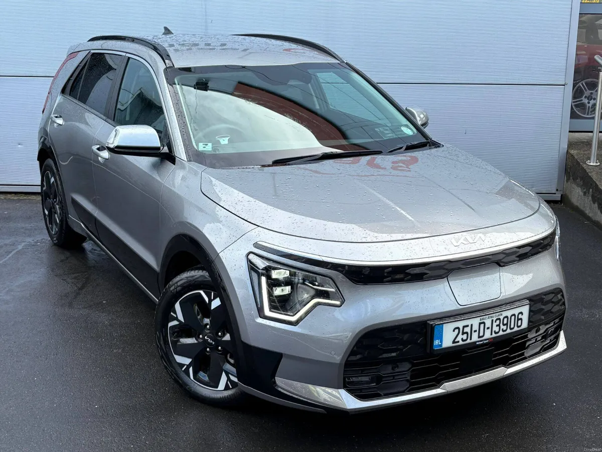 2025 Kia e Niro K3 SEM 64kwh, Leather, 17" Alloys - Image 3