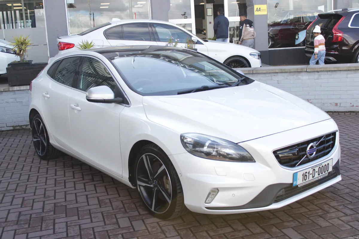 2016 VOLVO V40 ESTATE 2.0 D4 5DR AUTO - Image 2