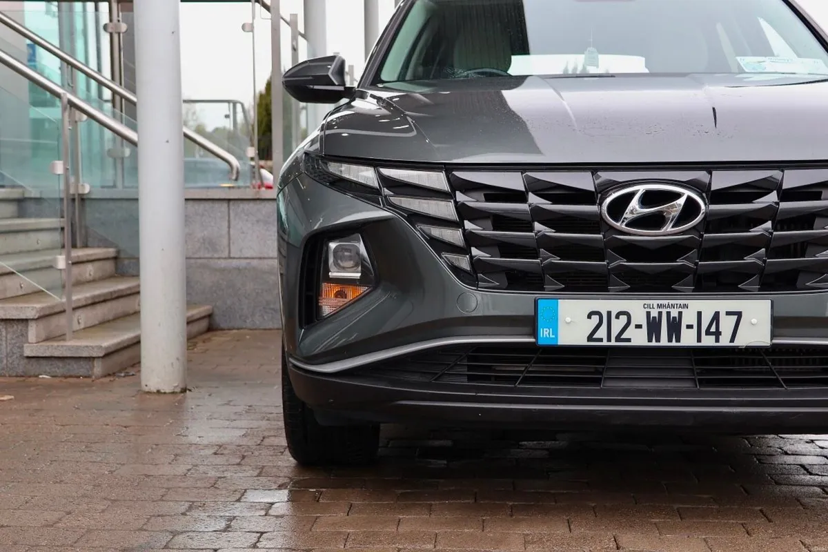 Hyundai Tucson 4WD Executive PHEV Auto-Plug in Hyb - Image 3