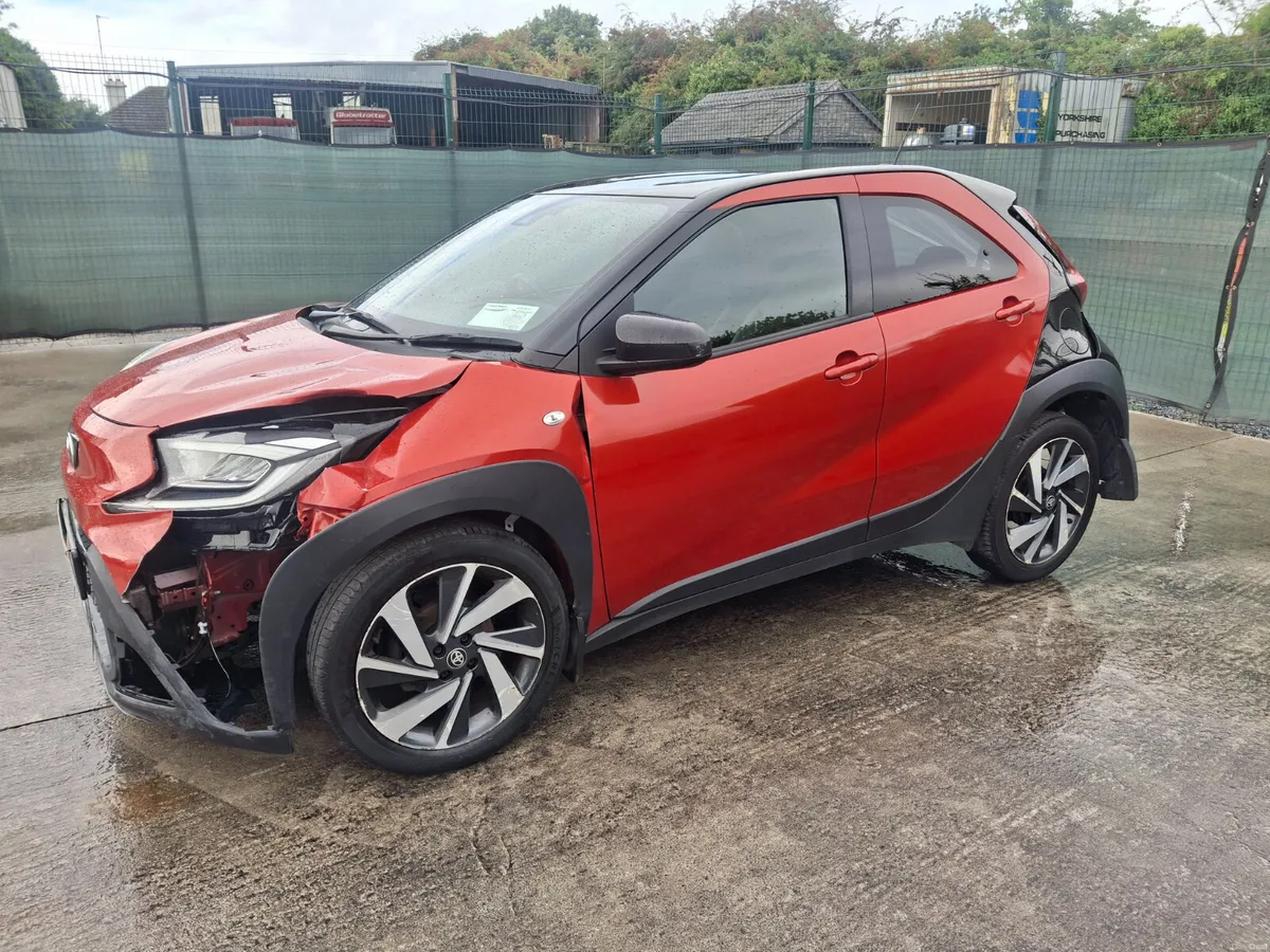 221 Toyota Aygo X Envy 1.0 Petrol - Image 2