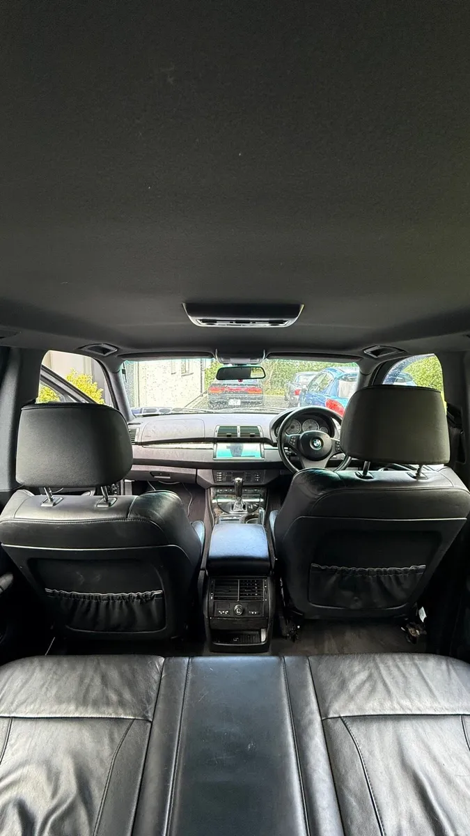 BMW X5 4.8is - Image 4