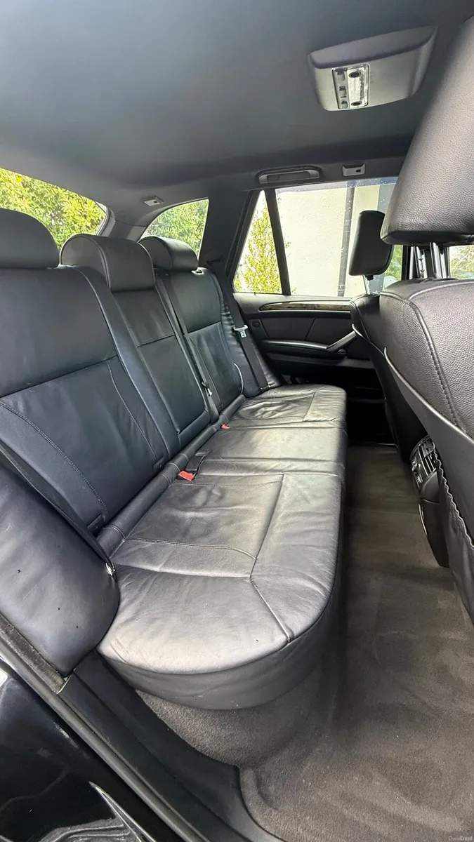 BMW X5 4.8is - Image 5