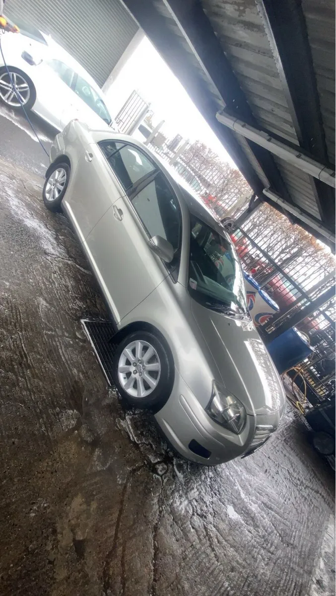 Toyota avensis 1.6 t25 2006 - Image 1