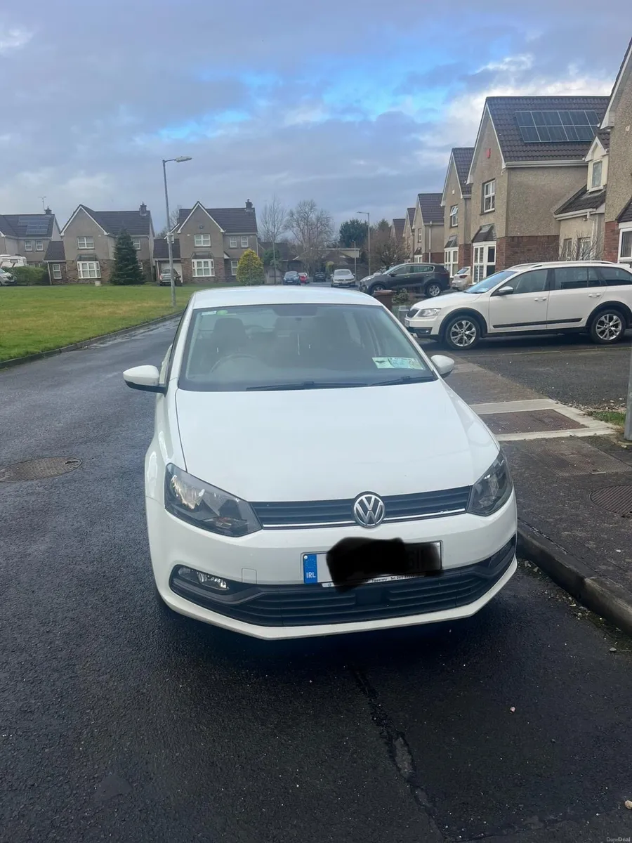 2017 Volkswagen polo - Image 2