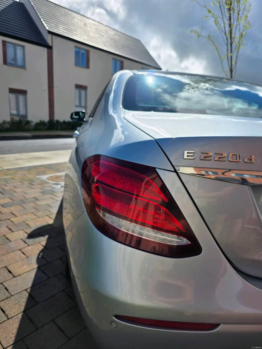 171 Mercedes E220D High Spec 2017 *PAN ROOF* - Image 3