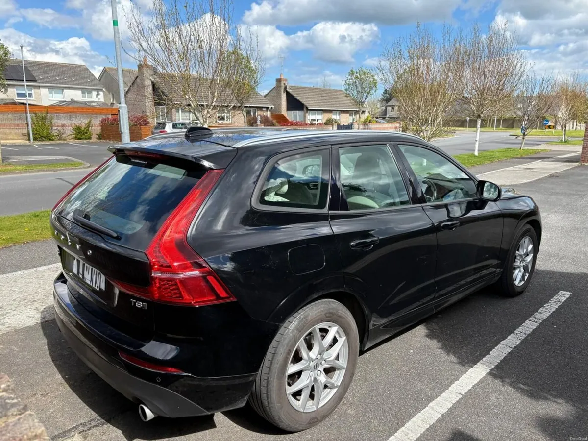 Volvo XC60 2017 - Image 4