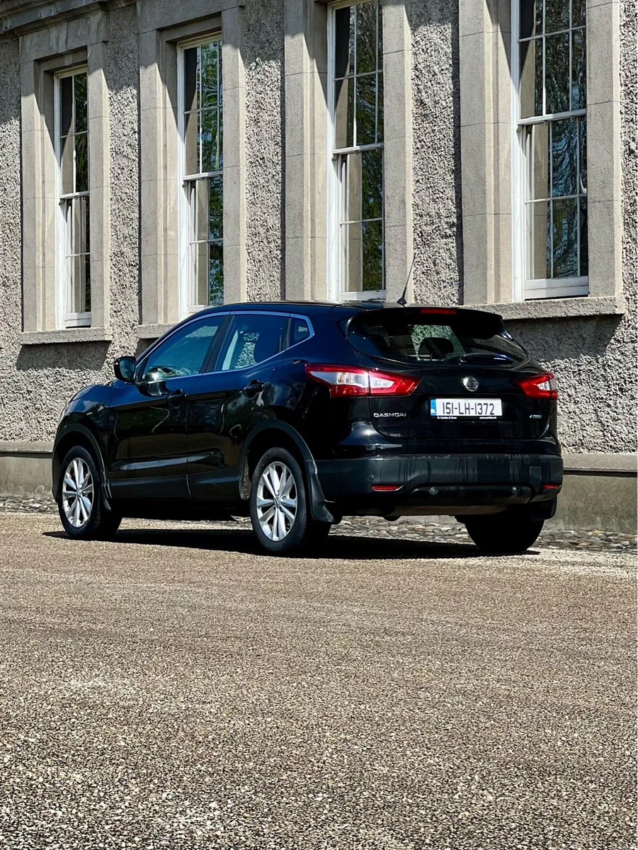 2015 Nissan Qashqai 1.5 Diesel SV Black - Image 4