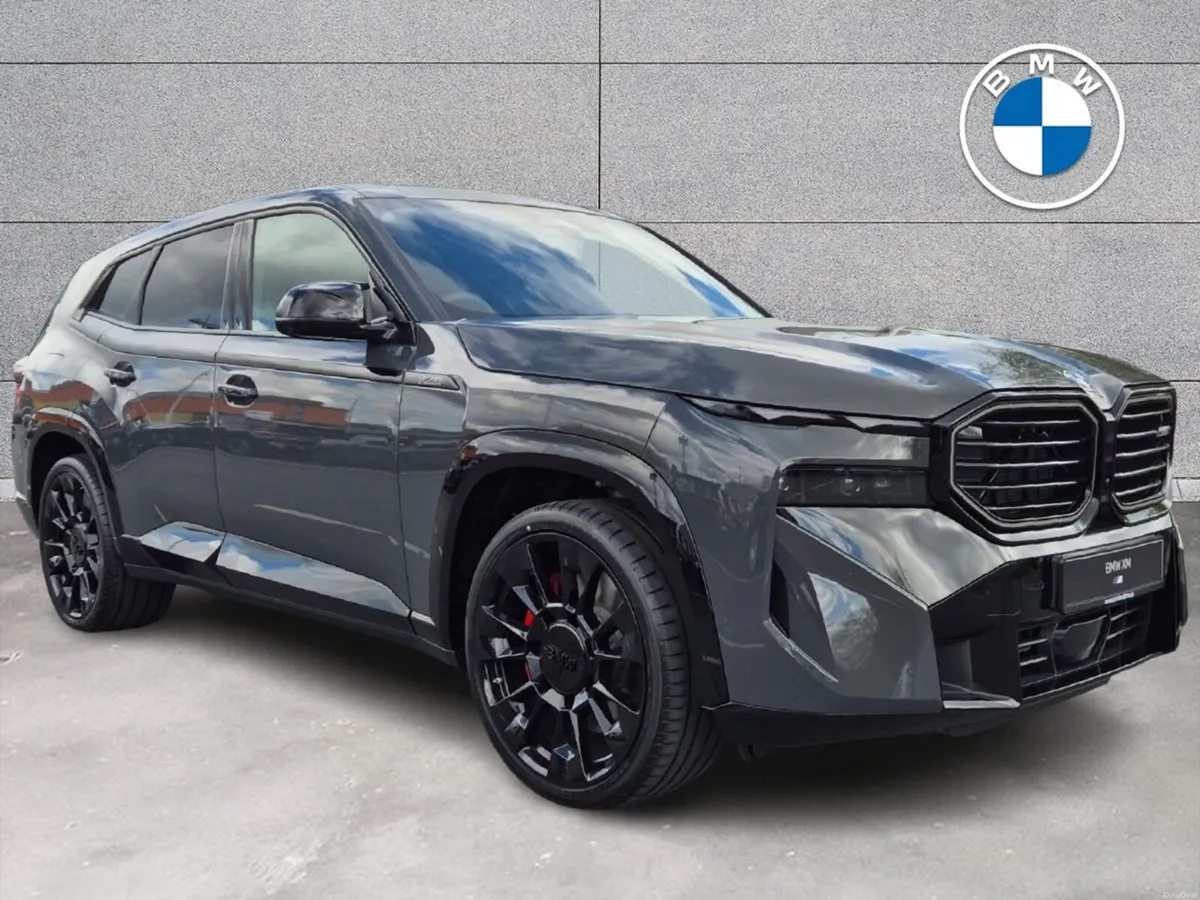 BMW XM 50e - Image 1