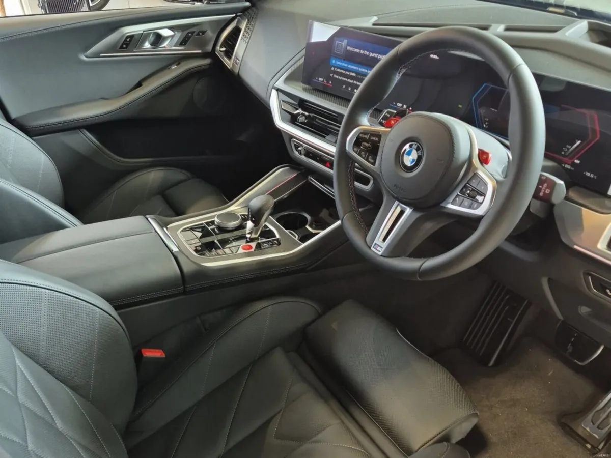 BMW XM 50e - Image 6