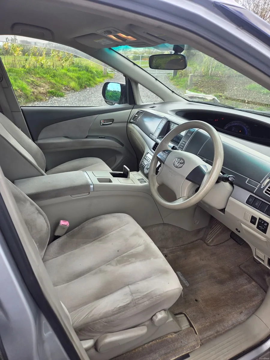 Toyota Estima 2011 - Image 4