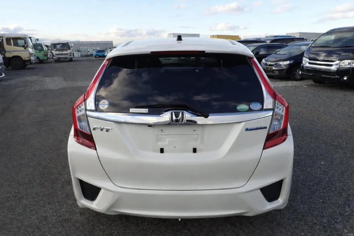 ❁ Arriving Soon ❁ Honda Fit Hybrid ❁ Low Mileage ❁ - Image 4