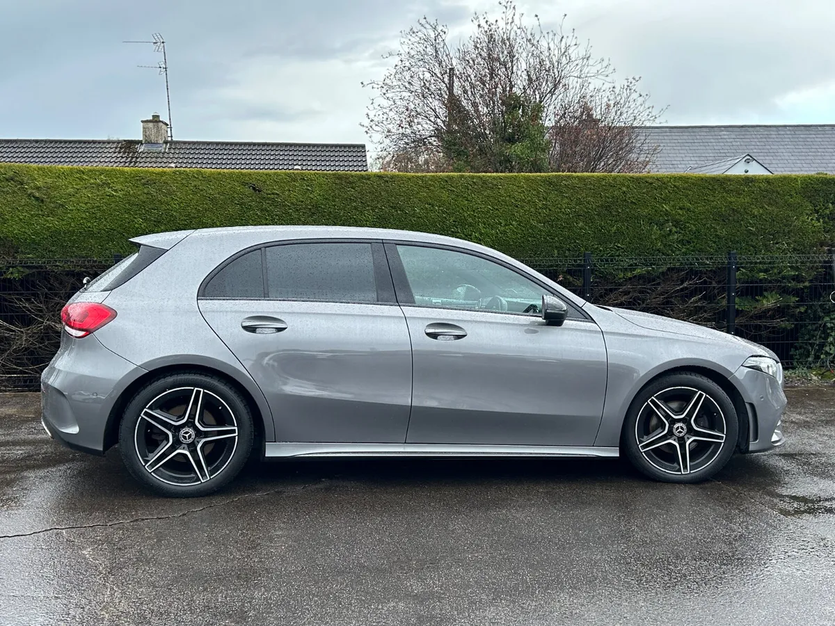 23 Merc A200 Amg Line Auto - Image 3